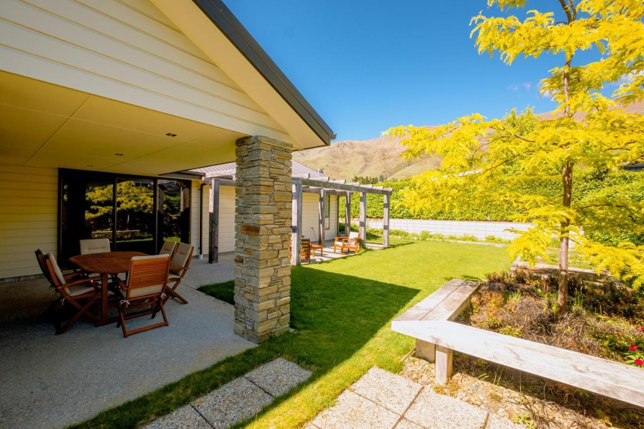 Roys Bay Lodge - Wanaka Holiday Home Exterior photo